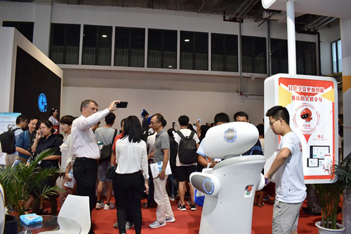 服务机器人 机器人未来发展 服务机器人市场